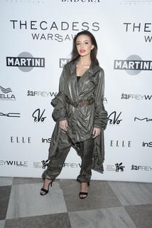 Julia Wieniawa-Narkiewicz feet photo thumbnail