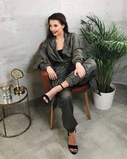 Julia Wieniawa-Narkiewicz feet photo thumbnail