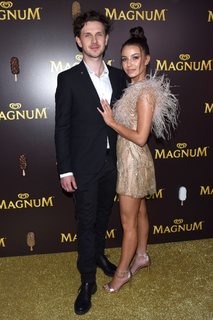 Julia Wieniawa-Narkiewicz feet photo thumbnail