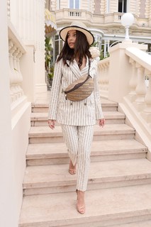 Julia Wieniawa-Narkiewicz feet photo thumbnail