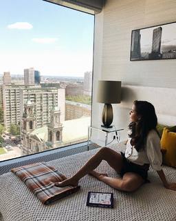 Julia Wieniawa-Narkiewicz feet photo thumbnail