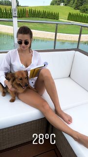 Julia Wieniawa-Narkiewicz feet photo thumbnail