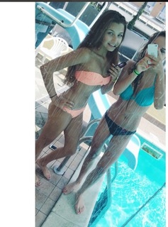 Julia Wieniawa-Narkiewicz feet photo thumbnail