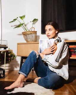 Julia Wieniawa-Narkiewicz feet photo thumbnail