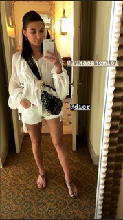 Julia Wieniawa-Narkiewicz feet photo thumbnail