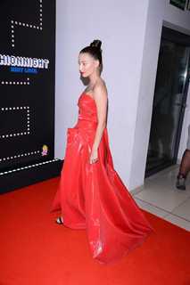 Julia Wieniawa-Narkiewicz feet photo thumbnail