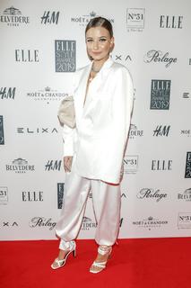 Julia Wieniawa-Narkiewicz feet photo thumbnail