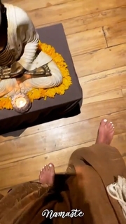 Julia Wieniawa-Narkiewicz feet photo thumbnail