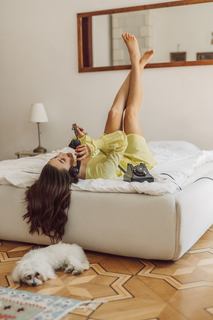 Julia Wieniawa-Narkiewicz feet photo thumbnail