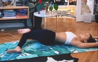 Julia Wieniawa-Narkiewicz feet photo thumbnail