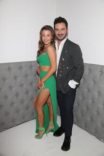 Julia Wieniawa-Narkiewicz feet photo thumbnail