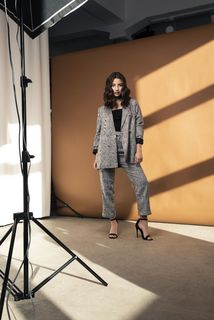 Julia Wieniawa-Narkiewicz feet photo thumbnail