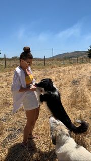 Julia Wieniawa-Narkiewicz feet photo thumbnail