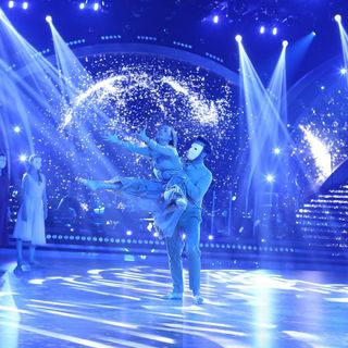 Julia Wieniawa-Narkiewicz feet photo thumbnail