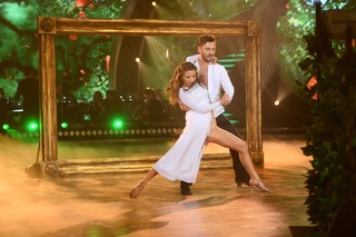 Julia Wieniawa-Narkiewicz feet photo thumbnail