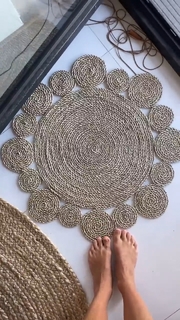 Julia Wieniawa-Narkiewicz feet photo thumbnail