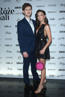 Julia Wieniawa-Narkiewicz feet photo thumbnail