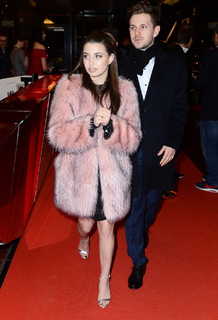 Julia Wieniawa-Narkiewicz feet photo thumbnail