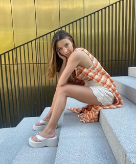 Julia Wieniawa-Narkiewicz feet photo thumbnail