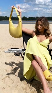 Julia Wieniawa-Narkiewicz feet photo thumbnail