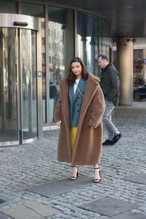 Julia Wieniawa-Narkiewicz feet photo thumbnail