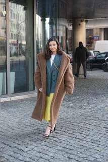 Julia Wieniawa-Narkiewicz feet photo thumbnail