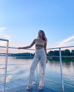 Julia Wieniawa-Narkiewicz feet photo thumbnail