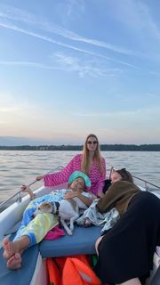 Julia Wieniawa-Narkiewicz feet photo thumbnail