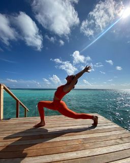 Julia Wieniawa-Narkiewicz feet photo thumbnail