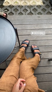 Julia Wieniawa-Narkiewicz feet photo thumbnail