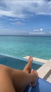 Julia Wieniawa-Narkiewicz feet photo thumbnail