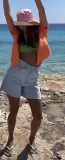 Julia Wieniawa-Narkiewicz feet photo thumbnail