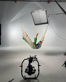 Julia Wieniawa-Narkiewicz feet photo thumbnail