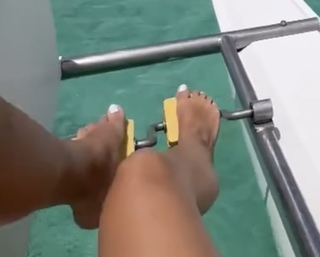 Julia Wieniawa-Narkiewicz feet photo thumbnail