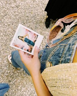 Julia Wieniawa-Narkiewicz feet photo thumbnail