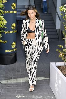 Julia Wieniawa-Narkiewicz feet photo thumbnail