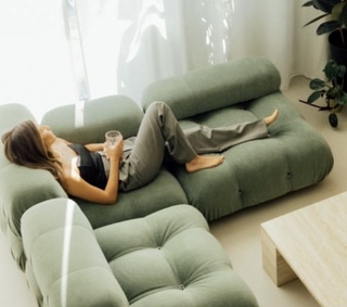 Julia Wieniawa-Narkiewicz feet photo thumbnail