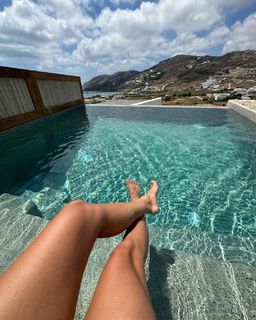 Julia Wieniawa-Narkiewicz feet photo thumbnail