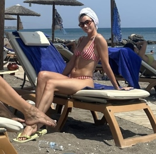 Julia Wieniawa-Narkiewicz feet photo thumbnail