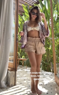 Julia Wieniawa-Narkiewicz feet photo thumbnail