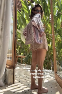 Julia Wieniawa-Narkiewicz feet photo thumbnail