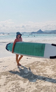 Julia Wieniawa-Narkiewicz feet photo thumbnail