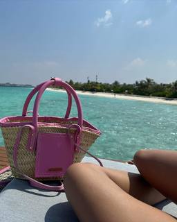 Julia Wieniawa-Narkiewicz feet photo thumbnail