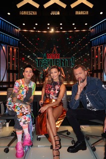 Julia Wieniawa-Narkiewicz feet photo thumbnail