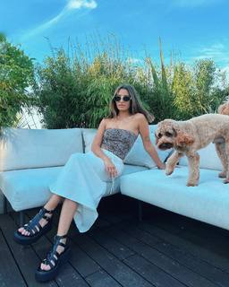 Julia Wieniawa-Narkiewicz feet photo thumbnail