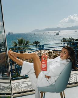 Julia Wieniawa-Narkiewicz feet photo thumbnail