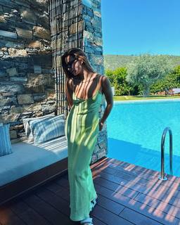 Julia Wieniawa-Narkiewicz feet photo thumbnail