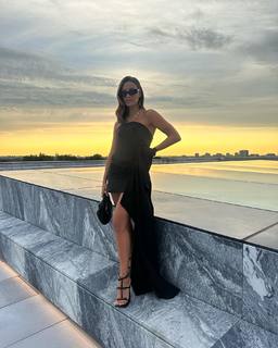 Julia Wieniawa-Narkiewicz feet photo thumbnail