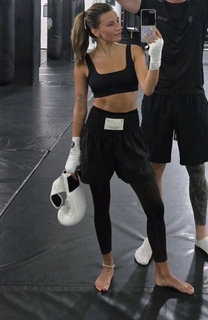 Julia Wieniawa-Narkiewicz feet photo thumbnail