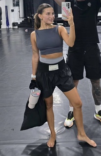 Julia Wieniawa-Narkiewicz feet photo thumbnail